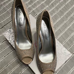 Ladies dress heel shoes